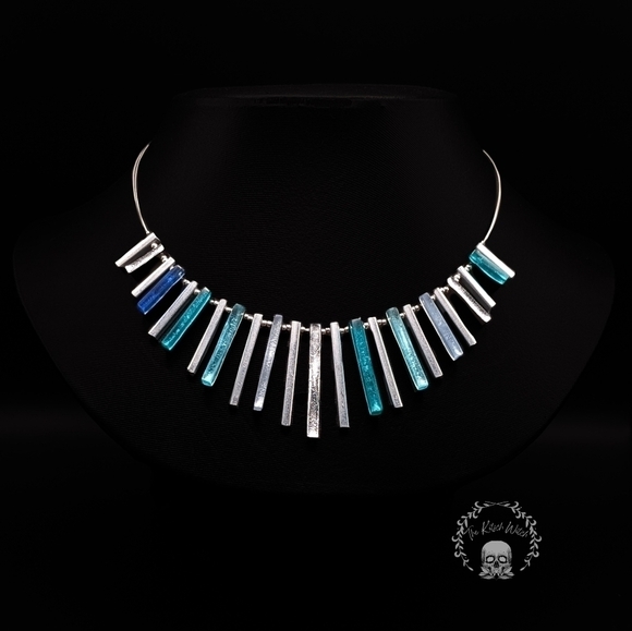 Multi Textured Blue and Silver toned Resin Collar Style Necklace - Picture 2 of 7